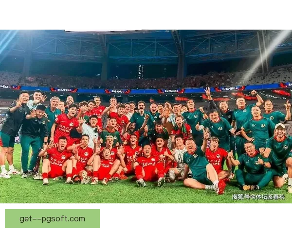 上海申花勇夺足协杯冠军再写荣耀篇章见证老牌劲旅王者归来新征程 上海申花勇夺足协杯冠军再写荣耀篇章见证老牌劲旅王者归来新征程