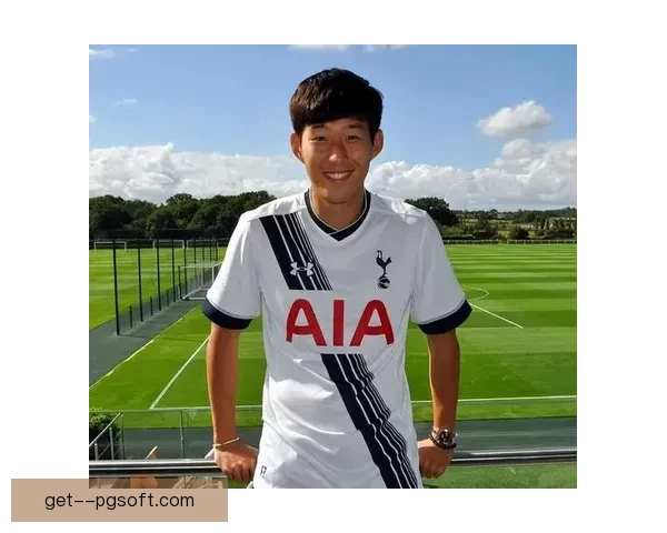 孙兴慜参加热刺与西汉姆比赛后公益活动 关注青少年足球发展