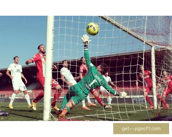 法甲赛场强强对话胜负关键分析：战术布局与球员状态决定比赛走向